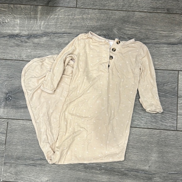 • Lou Lou and Company • Baby Unisex Cal Knotted Gown Bamboo 3-6, Cream, White - Picture 1 of 3